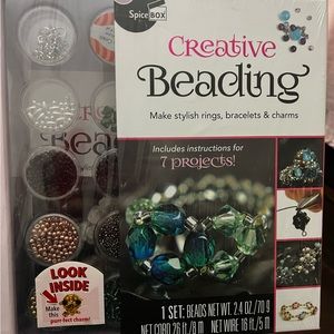 Jewelry DYI Kit. Discover how to create gorgeous jewelry!